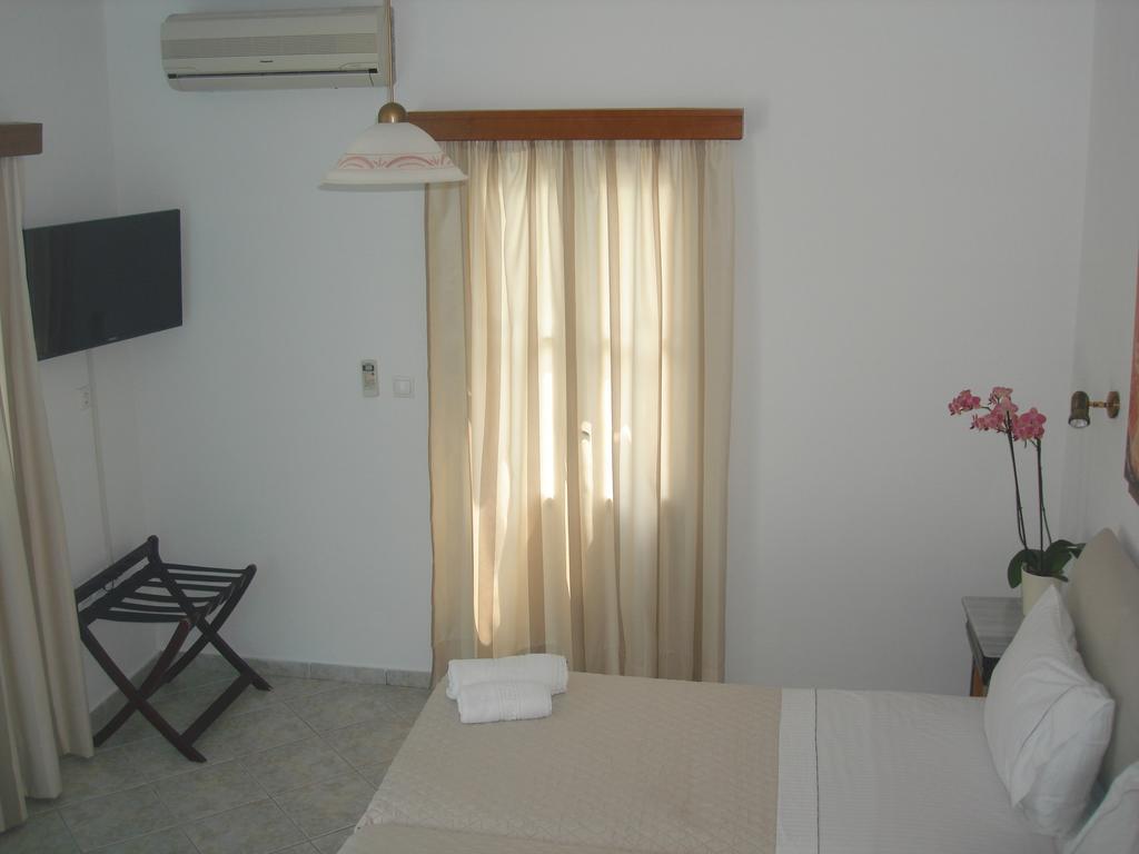 Hotel Philippi Mykonos Town Стая снимка
